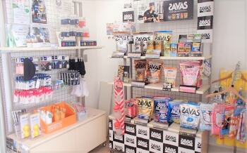  ショップ　ウェアーからプロテインまで多種多様な商品を取り揃えております。