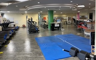 ストレッチエリア　　　　　　　　　　　　　　　　　　　　　　　　　　　　　　　　　　　　　　　　　　　　　　　　　　　　　　　　　　　　　　　　　　　　　　　　トレーニング前後の、ストレッチにご利用いただけます。