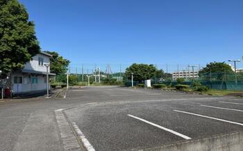 入口正面駐車場　　　　　　　　　　　　　　　　　　　　　　　　　　　　　　　　　　　　　　　　　　　　　　　　　　　　　　　　　　　　　　　　　　　　　　　　 無料駐車場100以上完備。　　　