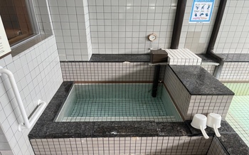女性水風呂　　　　　　　　　　　　　　　　　　　　　　　　　　　　　　　　　　　　　　　　　　　　　　　　　　　　　　　　　　　　　　　水質、水温ともに安定しています。水温は25℃程度に管理しています。　　
