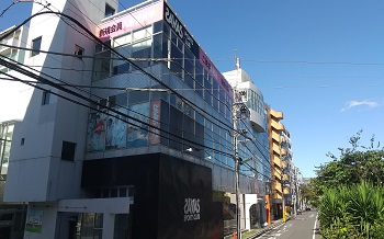 【外観】JR新松戸駅より徒歩4分。駐車場完備。見学・WEB体験受付中！