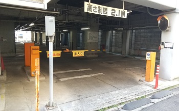【駐車場】21台完備。ザバススポーツクラブ新松戸店ご利用中は２時間半100円。以降、30分毎に200円。