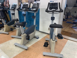 ジムエリア【3】有酸素マシン バイク4台ご用意しています。
