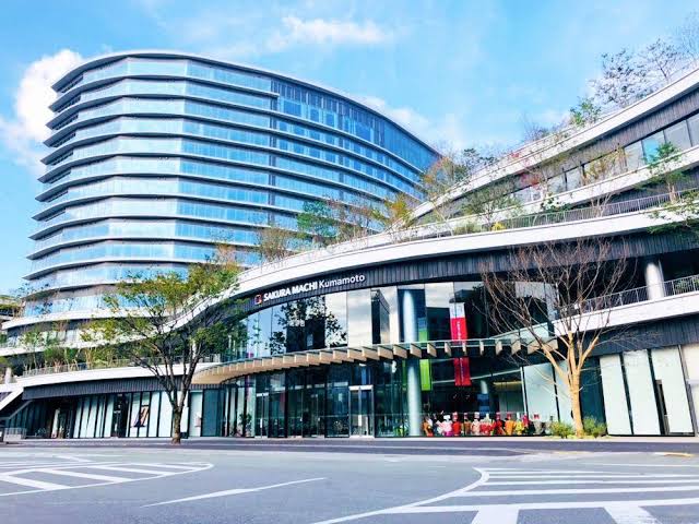 桜町バスターミナル直結！サクラマチクマモト4Fのセンスの良いスポーツクラブです♪