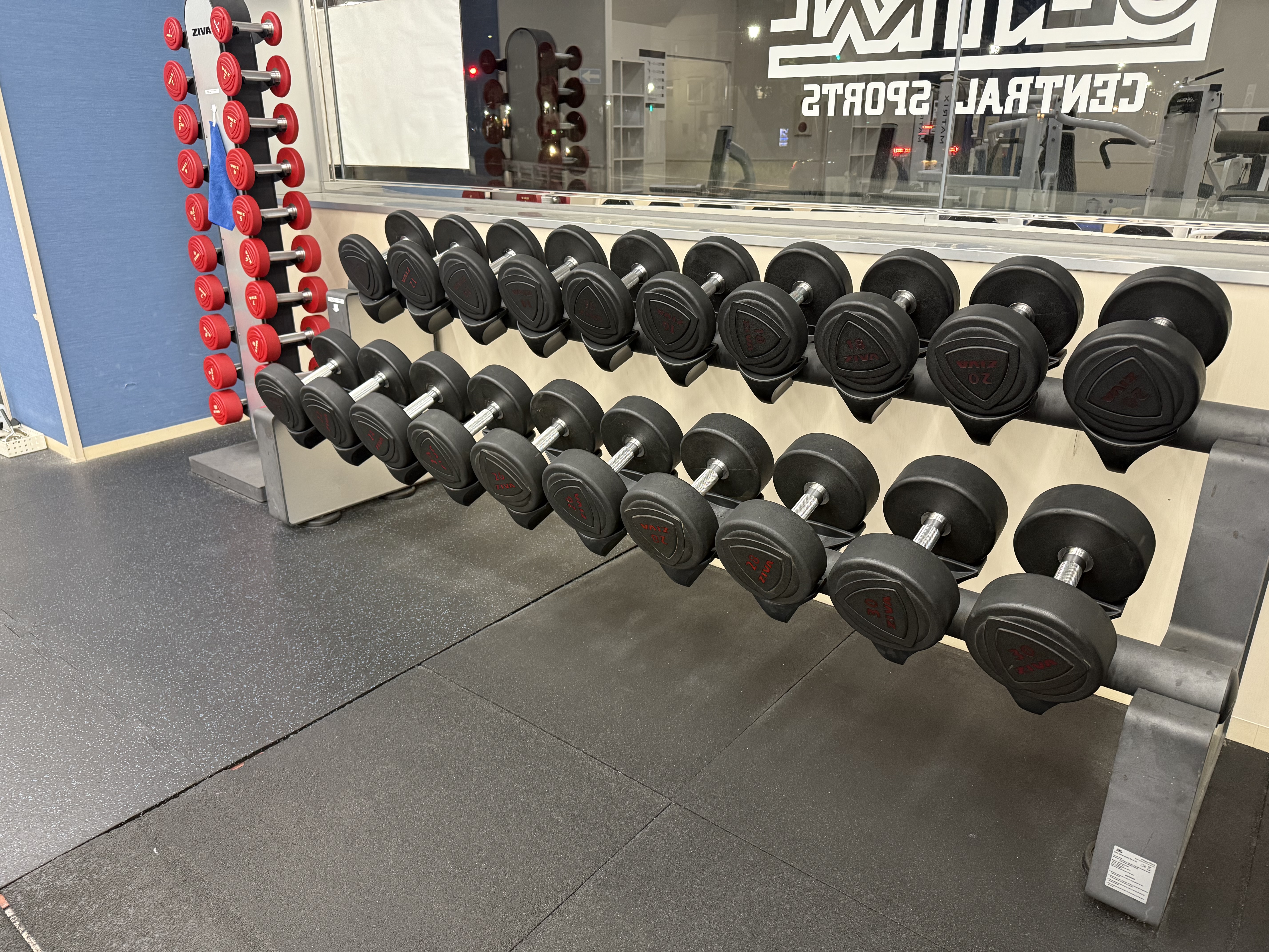 ダンベルラインナップ1kg～30kg！
