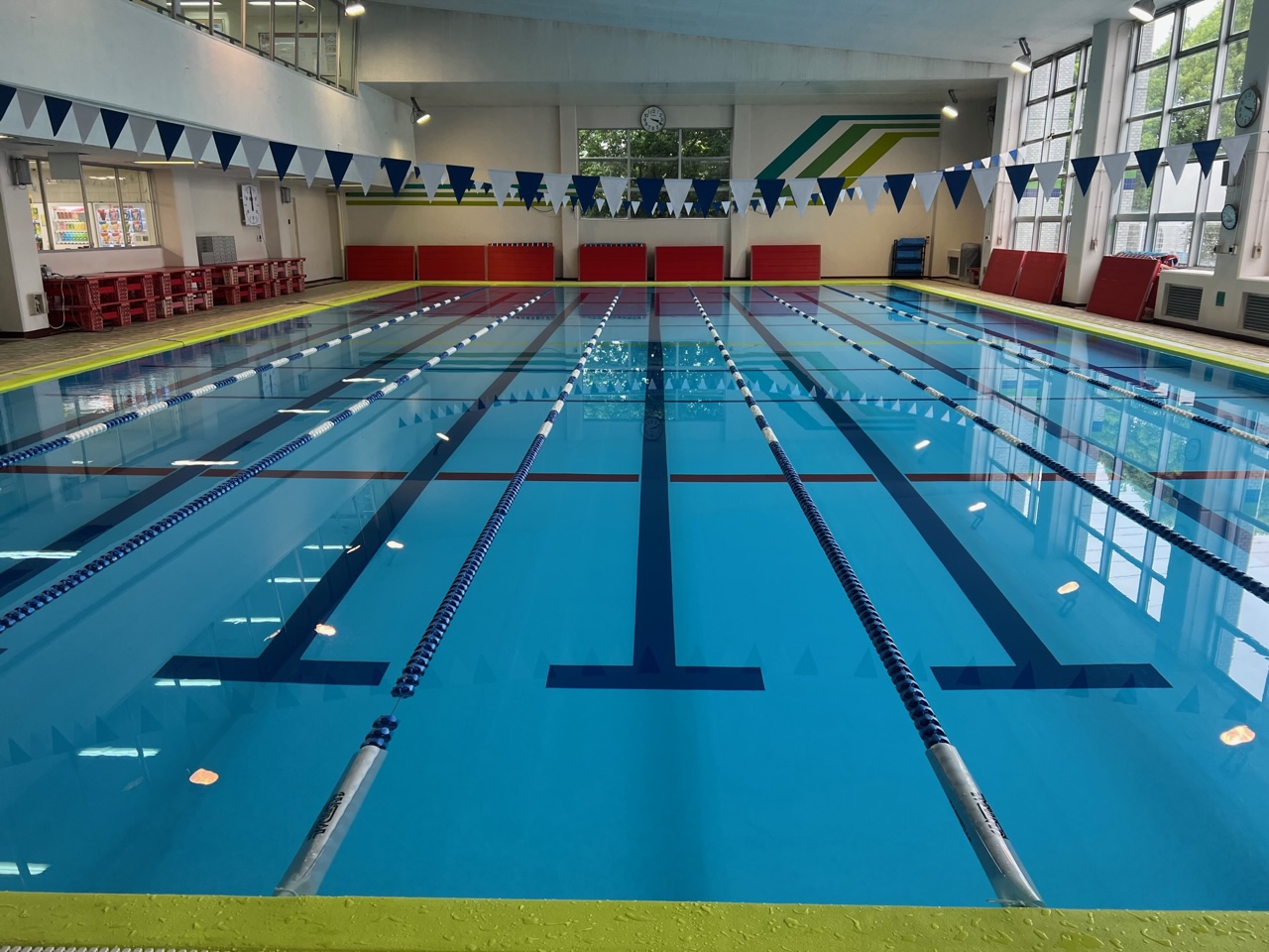 ＜プール＞ 25ｍ×7コース！水深1ｍ　水温30度前後・年間通じも快適にご利用頂けます。