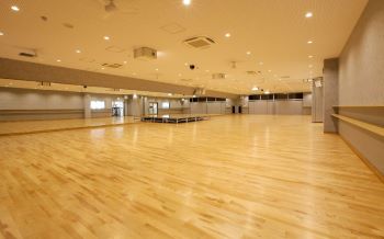 〈スタジオ〉地域No.1！90名収容可能な大型スタジオ‼