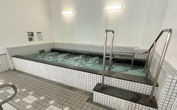 ＜ジャグジープール＞泳いだり歩いたりした後、水着でご利用頂ける温浴施設です。