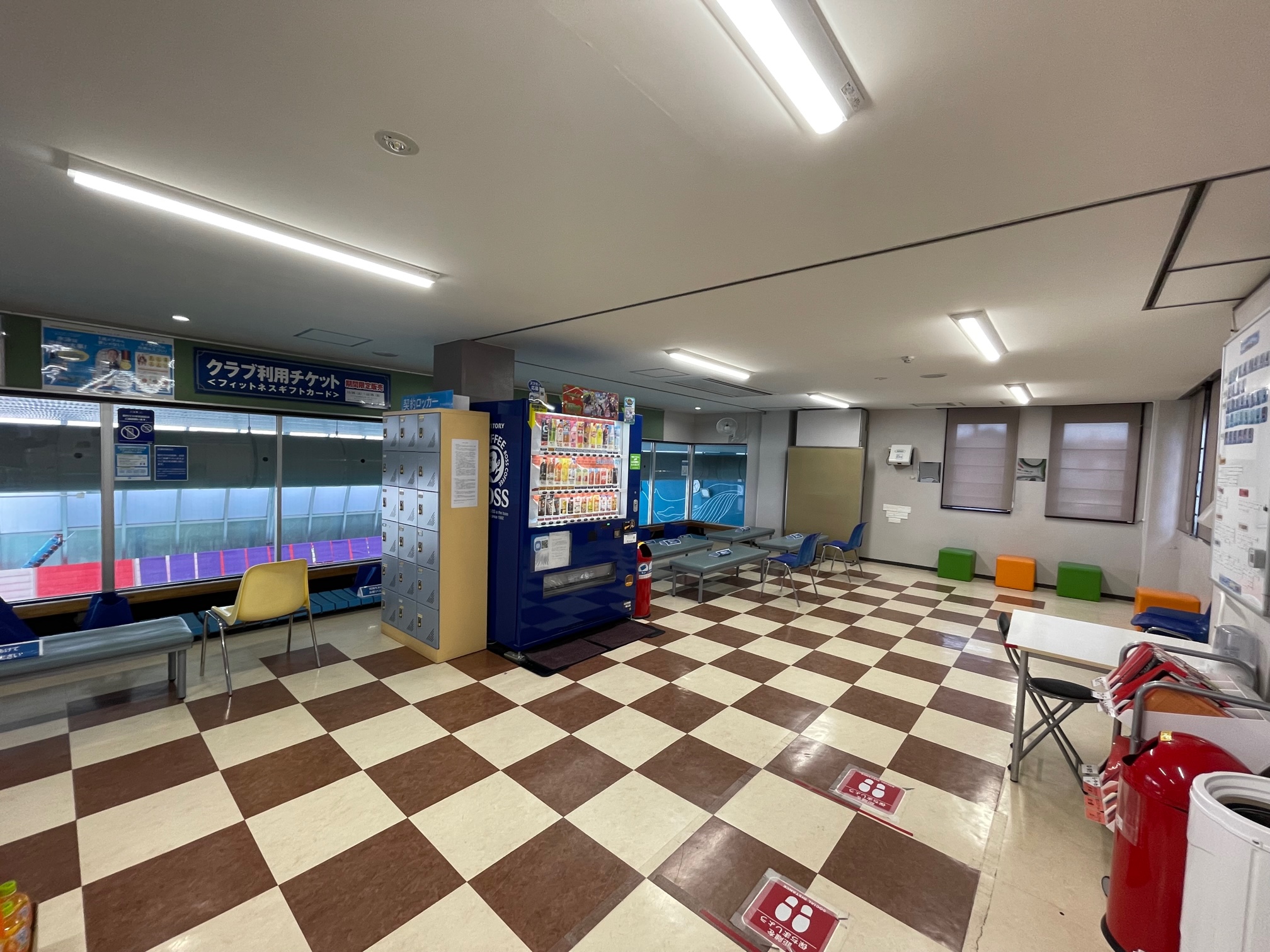 【プールギャラリー】観覧スペース  脱水機１台・ドライヤー1台をご用意しております★