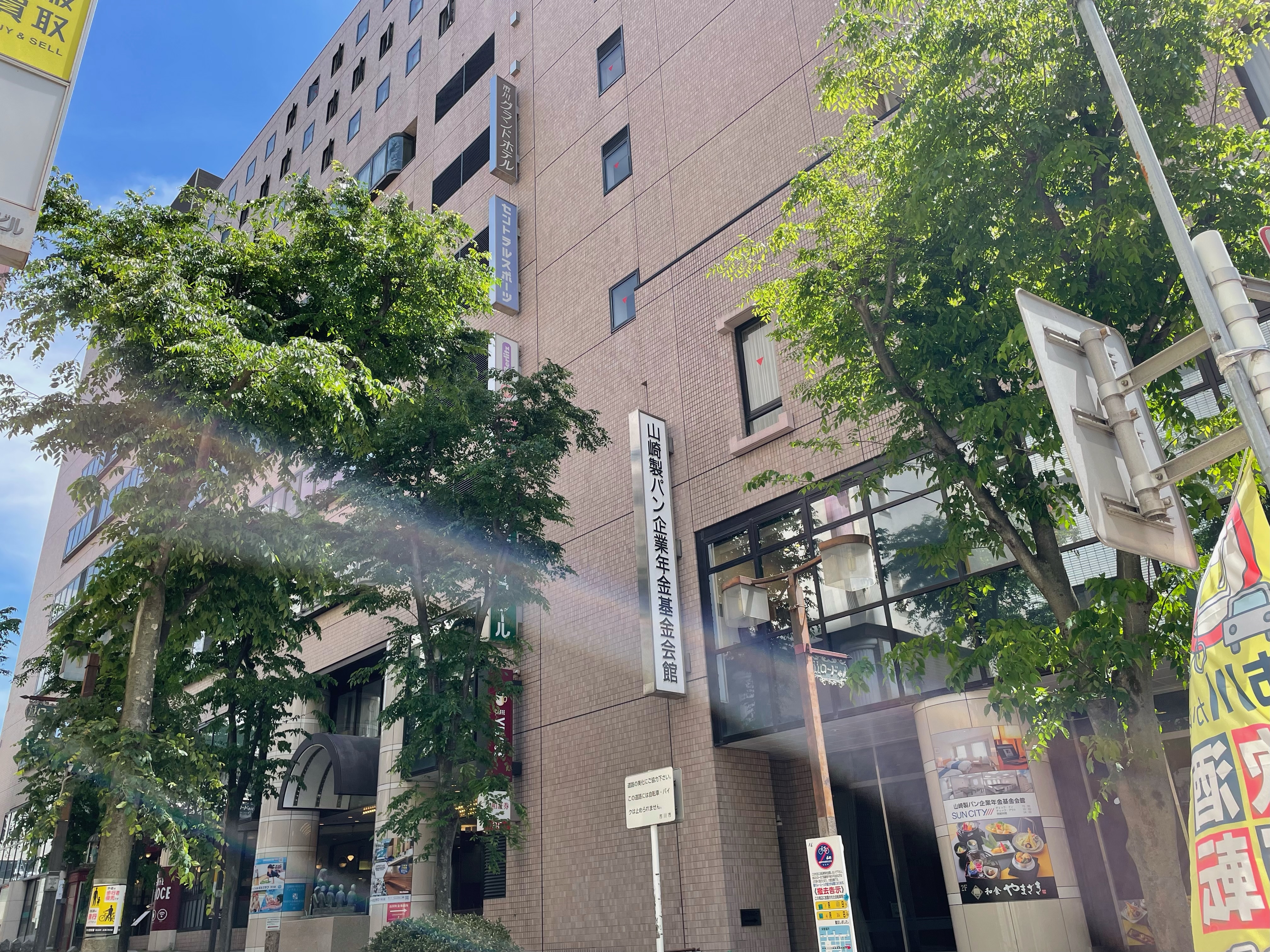 ビル入口（市川グランドホテル）①