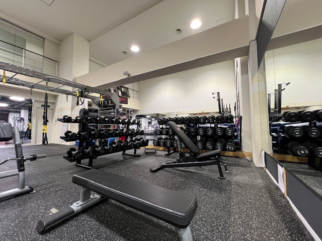 【GYM3】ダンベルは1kg～50kgまで、12kgからは2kg刻みで揃えております。