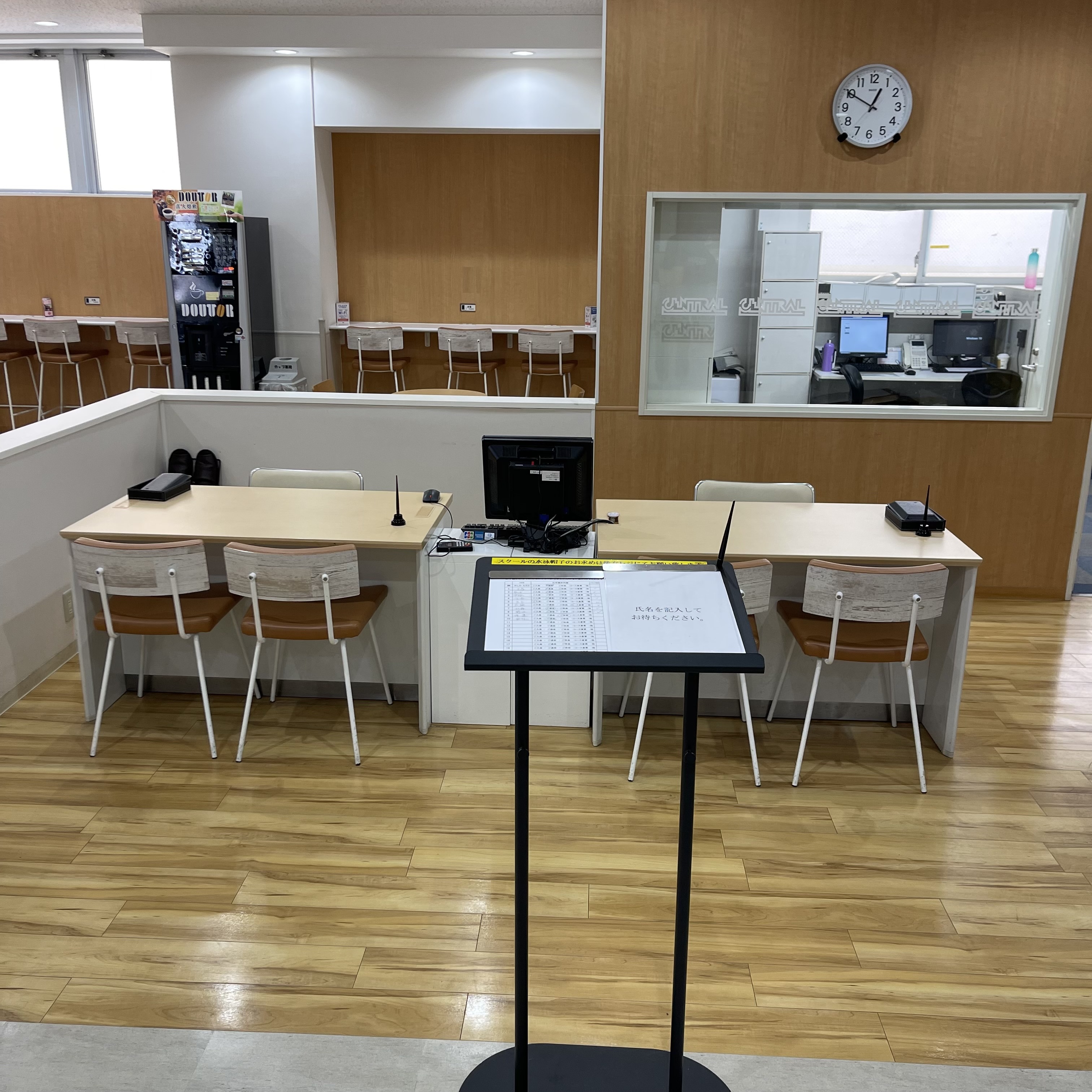 ＜5F受付カウンター＞お手続きなどはこちら！