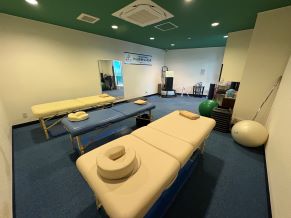 ＜パーソナルエリア＞パーソナルトレーニング専用エリアです。パーソナルトレーナーが効果を実感させます。