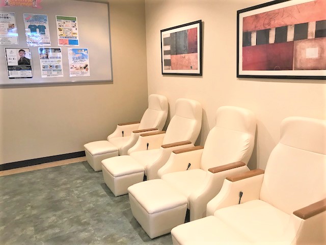 <リラックスルーム＞　３階　男女各ロッカー内にあるので安心してご利用いただけます。