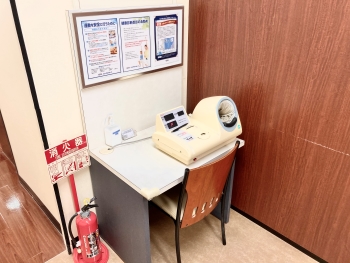 ＜ロッカールーム＞血圧計を完備