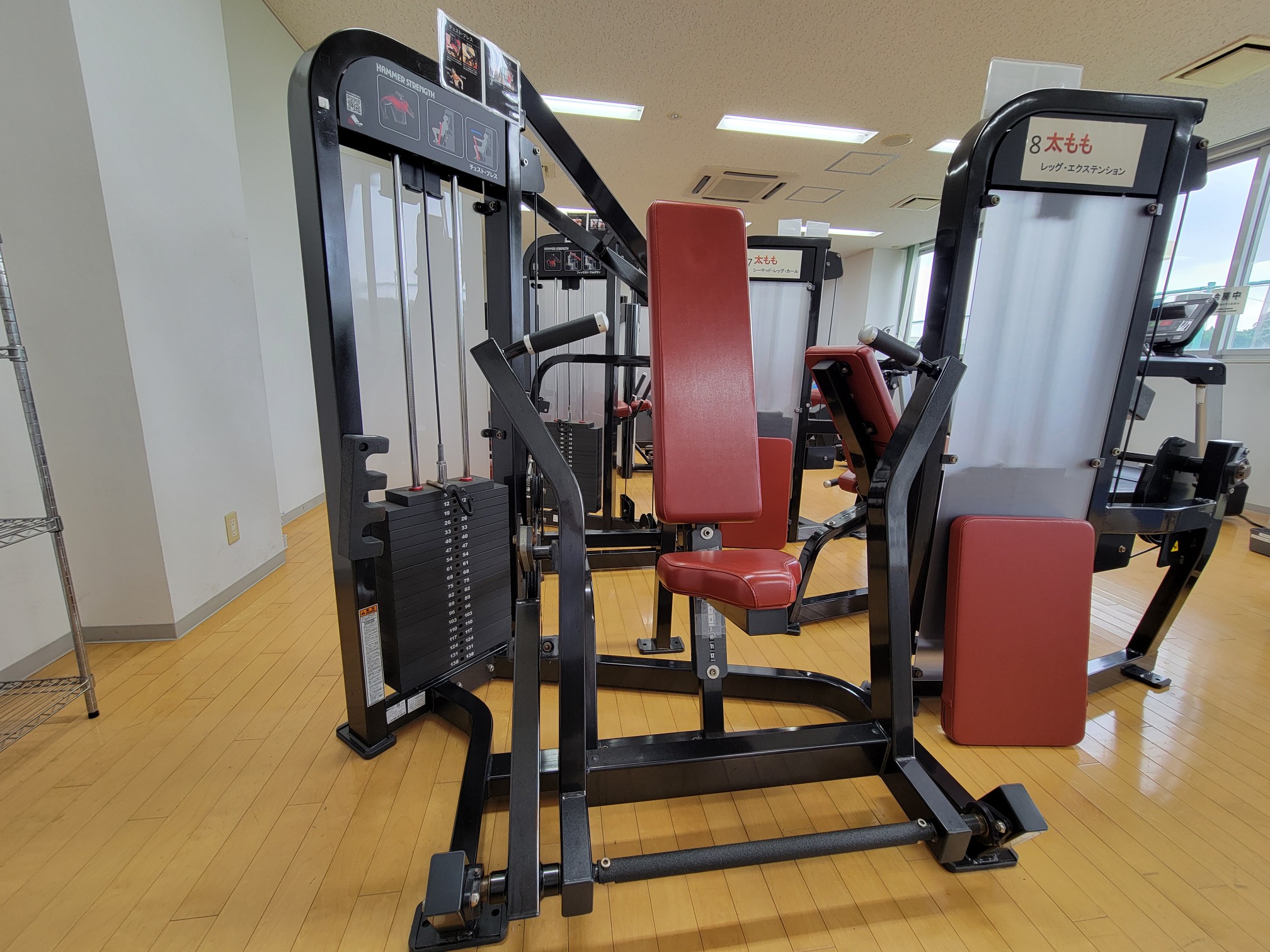 【2階トレーニング室】筋力トレーニングマシン①