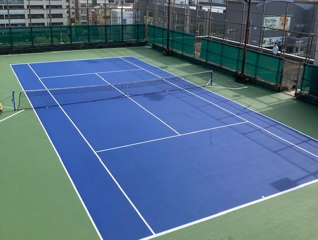【屋上テニスコート１面】5月全面リニューアル完了！！世界世界基準の「デコターフ」コート！！