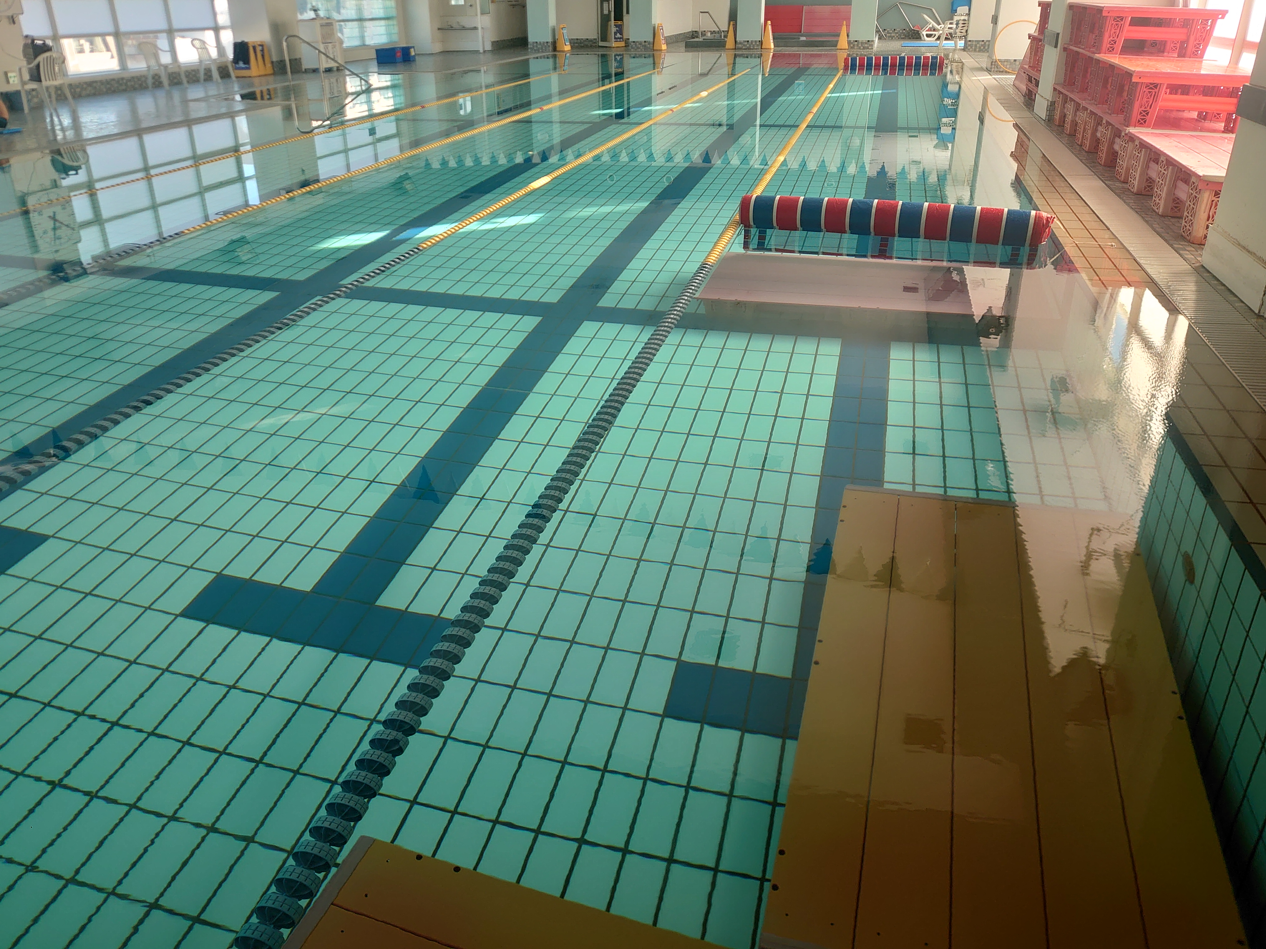 スイミングプール25ｍ（5コース）