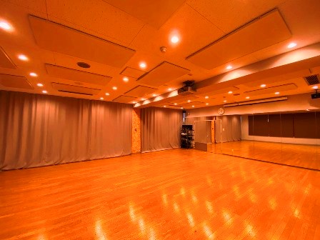 【1F遠赤外線HOTスタジオ】HOTヨガの他にもショートレッスンも実施しております