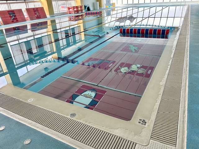 【3Fプール】25ｍ×5コース 水深1.0ｍ～1.1ｍと浅めになっており、水温は30度～31度の温水プールです