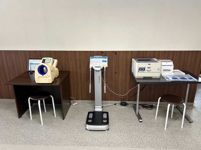 【1F体成分測定器】全身の筋肉量や脂肪量、基礎代謝などが測定できます