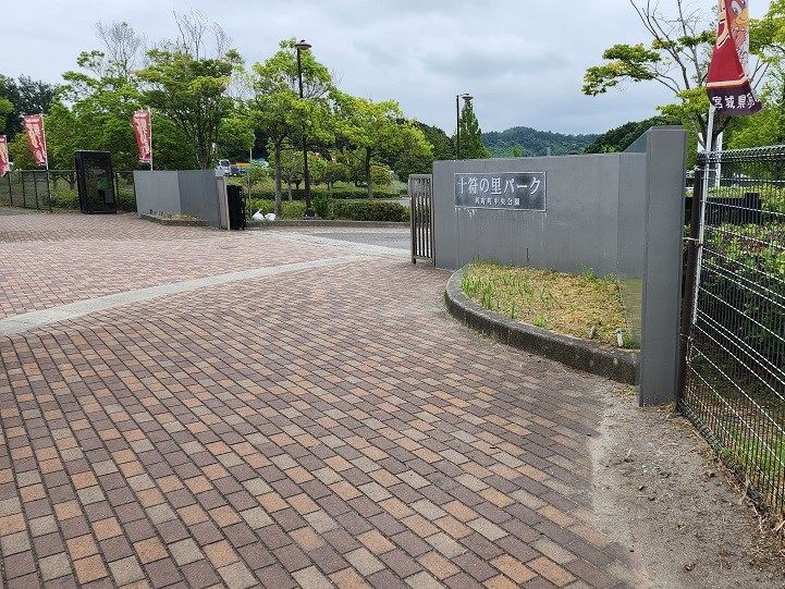 プール棟入口