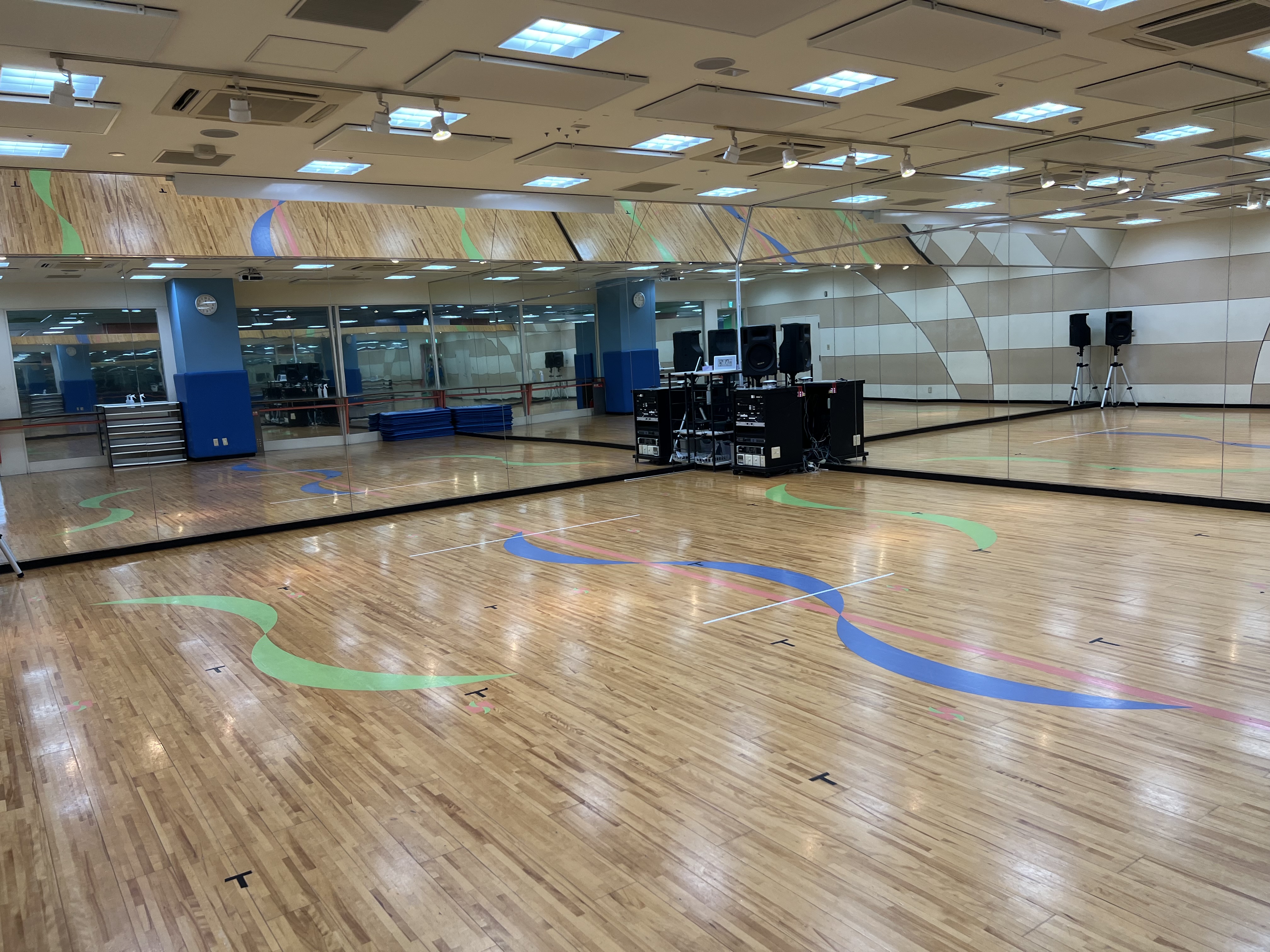 〈ダンススタジオ〉キッズダンススクールを実施するスタジオです。
