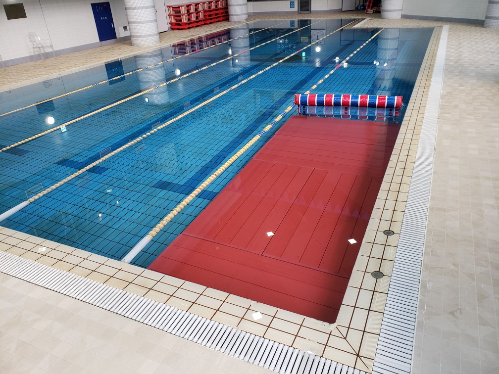 キッズスイミングプール【水深1.2ｍ 30℃以上】