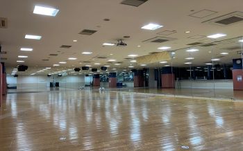 第1スタジオ　ヒップホップ、バレエスクールを実施しています