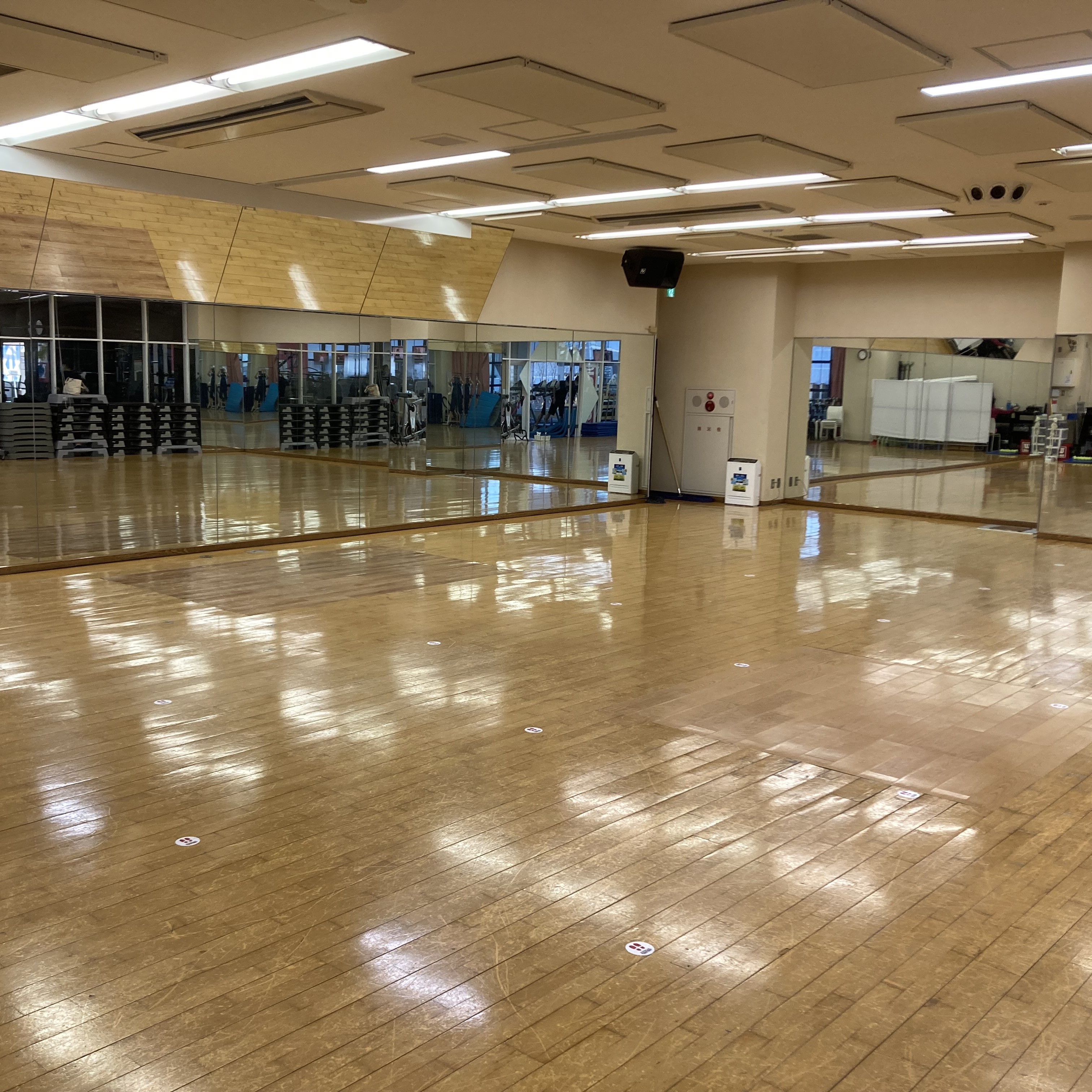 【スタジオ】体育・ダンススクールを実施しております。