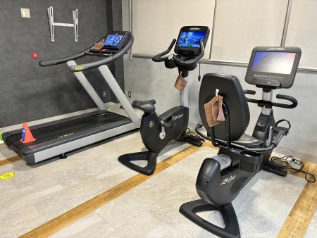 【24時間ジムエリア】深夜・早朝でもいつでもトレーニング可能！