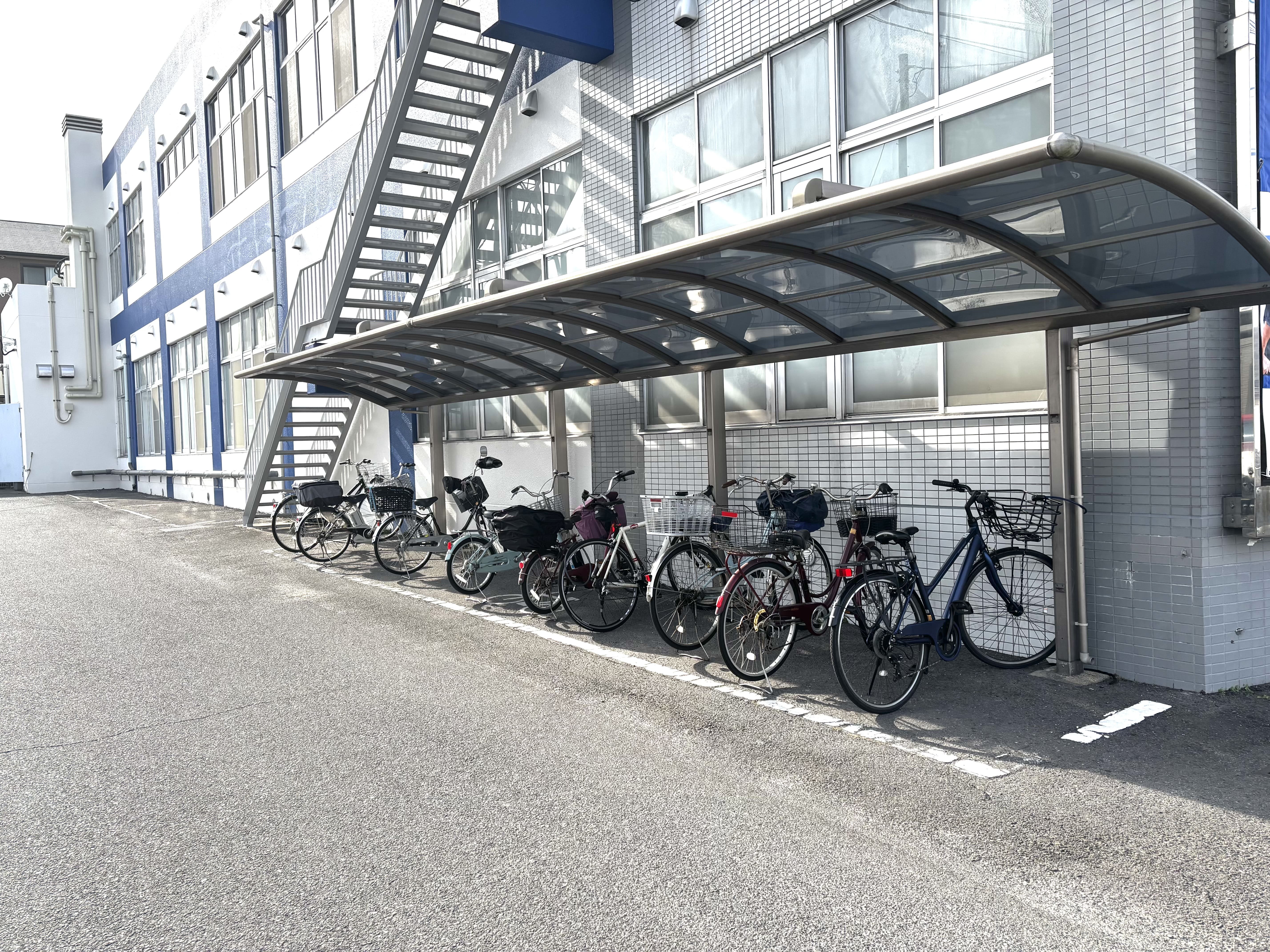 ＜駐輪場＞屋根付きの無料駐輪場を完備！