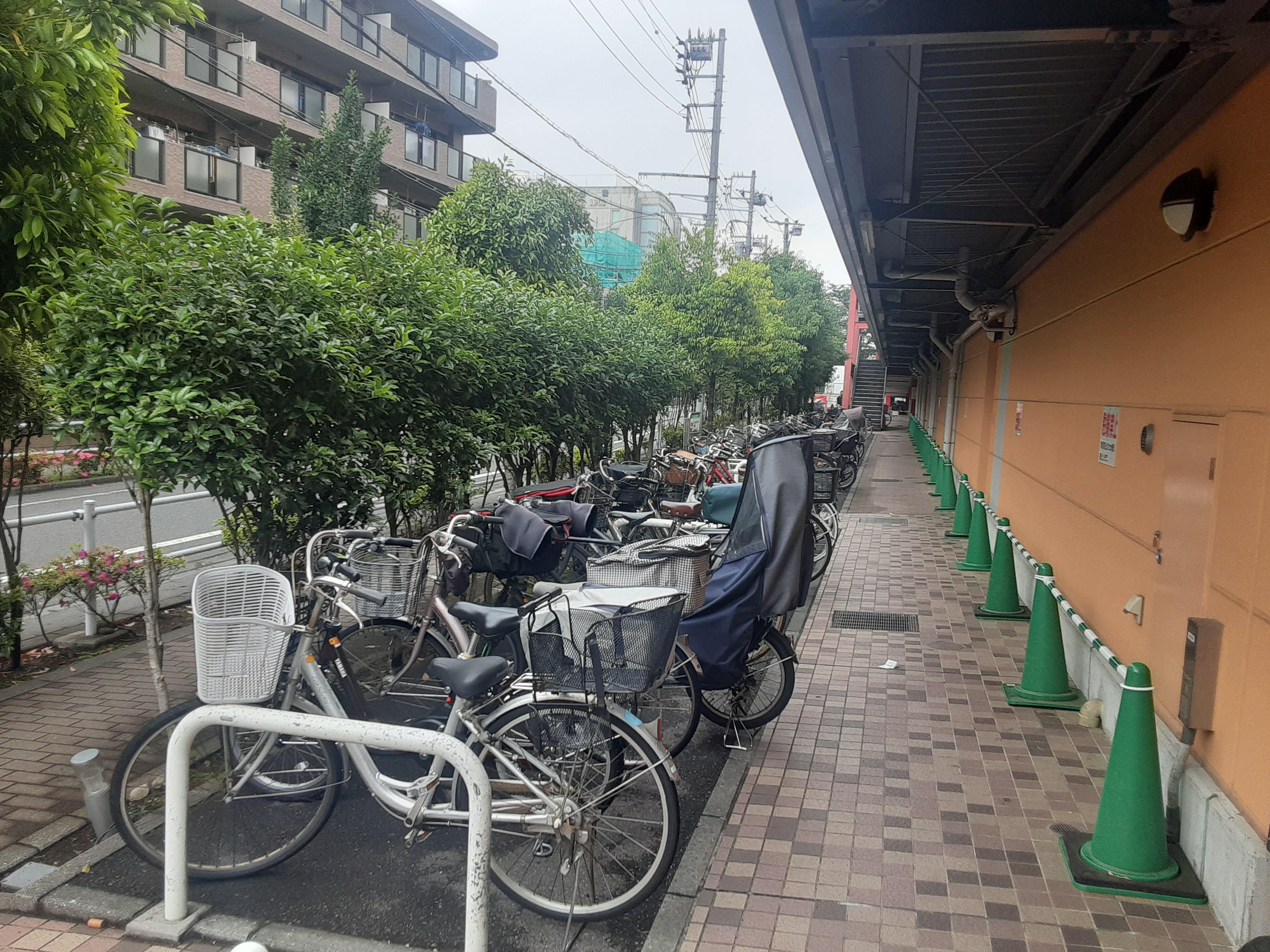 ＜駐輪場完備＞