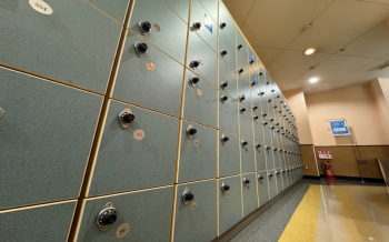 ＜契約ロッカー  小＞ロッカー導線にある収納スペースです！