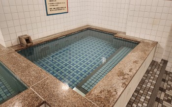 スパ（水風呂）