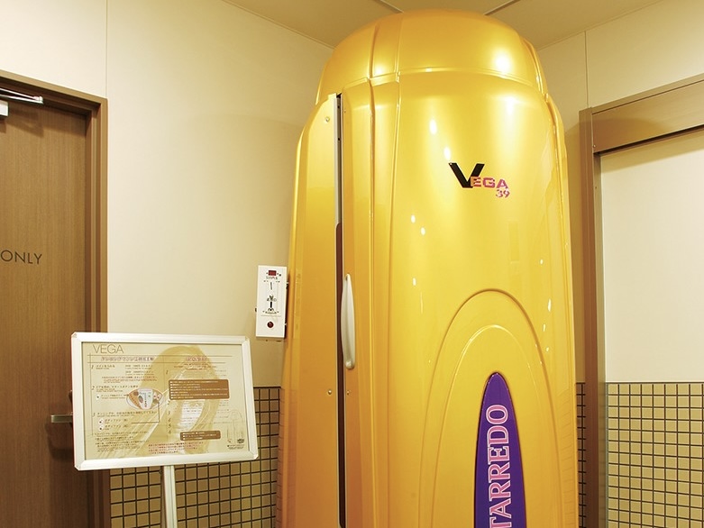 5F タンニングマシン（男性ロッカー内のみ）7分500円でご利用いただけます。