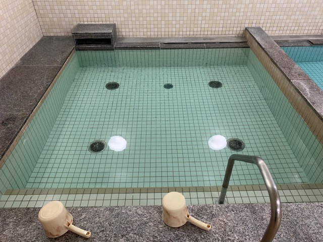 ＜温浴＞水温38度～42度 トレーニング後にゆっくりご利用ください