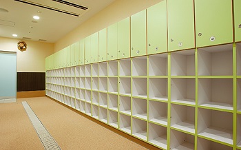 【スクール用ロッカー】 広々とした男子女子別スクール専用ロッカー！
