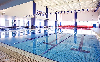 【プール①】 25ｍ×6コース！水深1.1Ｍ 水温30度～31度 冬でも快適に利用できます！天井も高く開放感のある地域最大級の大型プールエリア！